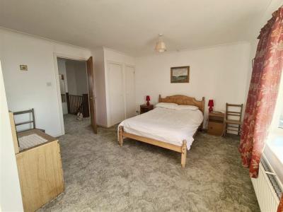10 master bed - 756, 568