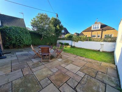 P2002 rear garden - 800, 600