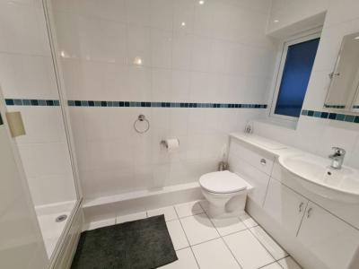 P2197 en suite shower room - 780, 585